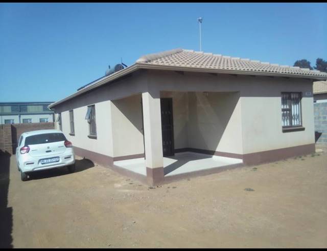 4 BEDROOM TOWNHOUSE FOR SALE IN ALBERTSDAL
